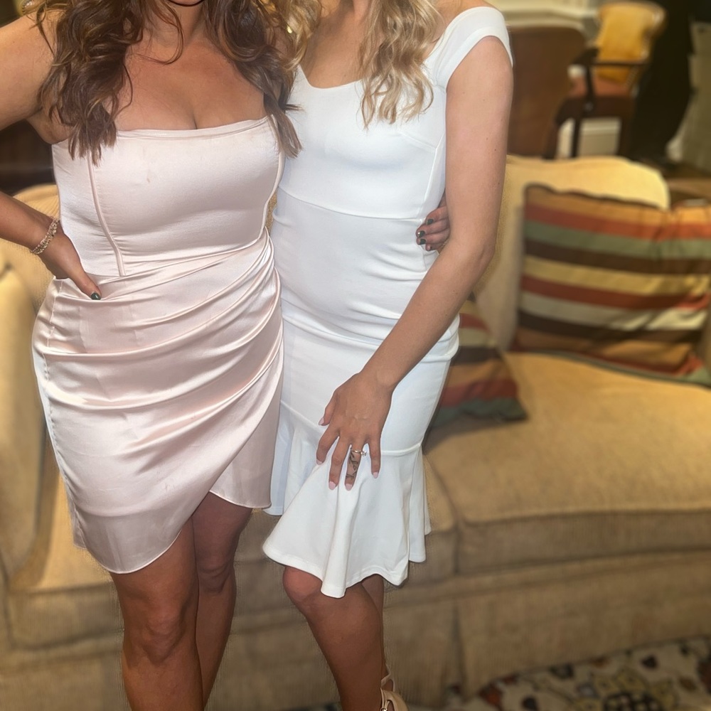 🎉🎉4 for $20🎉🎉 gorgeous cocktail dress 🤍